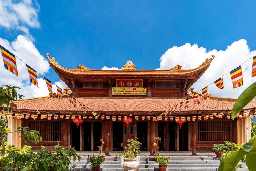 Ch&ugrave;a N&uacute;i Một l&agrave; ng&ocirc;i ch&ugrave;a duy nhất tại C&ocirc;n Đảo (Nguồn: Du lịch C&ocirc;n Đảo)